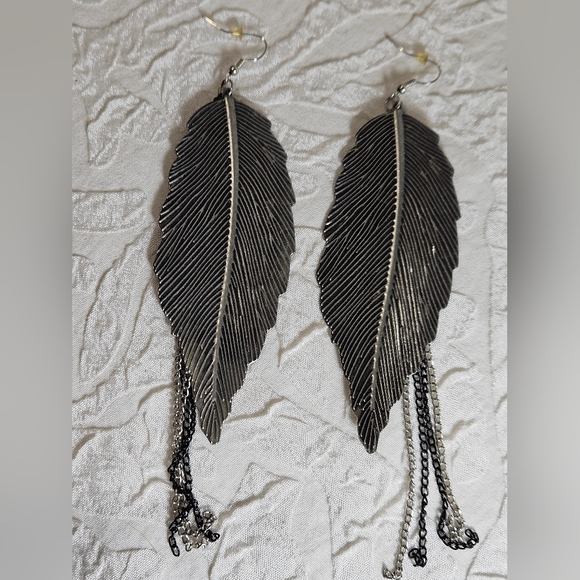 XL Lightweight Feather Dangle Earrings - Picture 2 of 7
